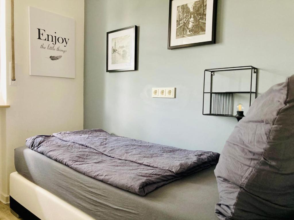 Living At Saarpartments -Adultsonly- 2 Bedrooms, Kitchen - Business & Holiday Apartments For Long- And Short Term Stay, 3 Min To Train Station, Secure E-Bike Parking! Saarbrücken Eksteriør billede