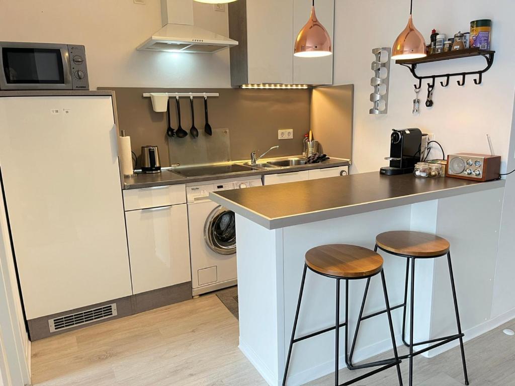 Living At Saarpartments -Adultsonly- 2 Bedrooms, Kitchen - Business & Holiday Apartments For Long- And Short Term Stay, 3 Min To Train Station, Secure E-Bike Parking! Saarbrücken Eksteriør billede