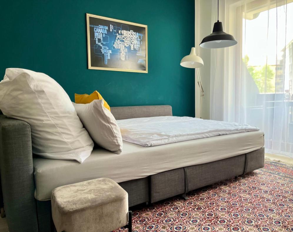 Living At Saarpartments -Adultsonly- 2 Bedrooms, Kitchen - Business & Holiday Apartments For Long- And Short Term Stay, 3 Min To Train Station, Secure E-Bike Parking! Saarbrücken Eksteriør billede