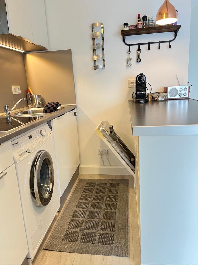 Living At Saarpartments -Adultsonly- 2 Bedrooms, Kitchen - Business & Holiday Apartments For Long- And Short Term Stay, 3 Min To Train Station, Secure E-Bike Parking! Saarbrücken Eksteriør billede