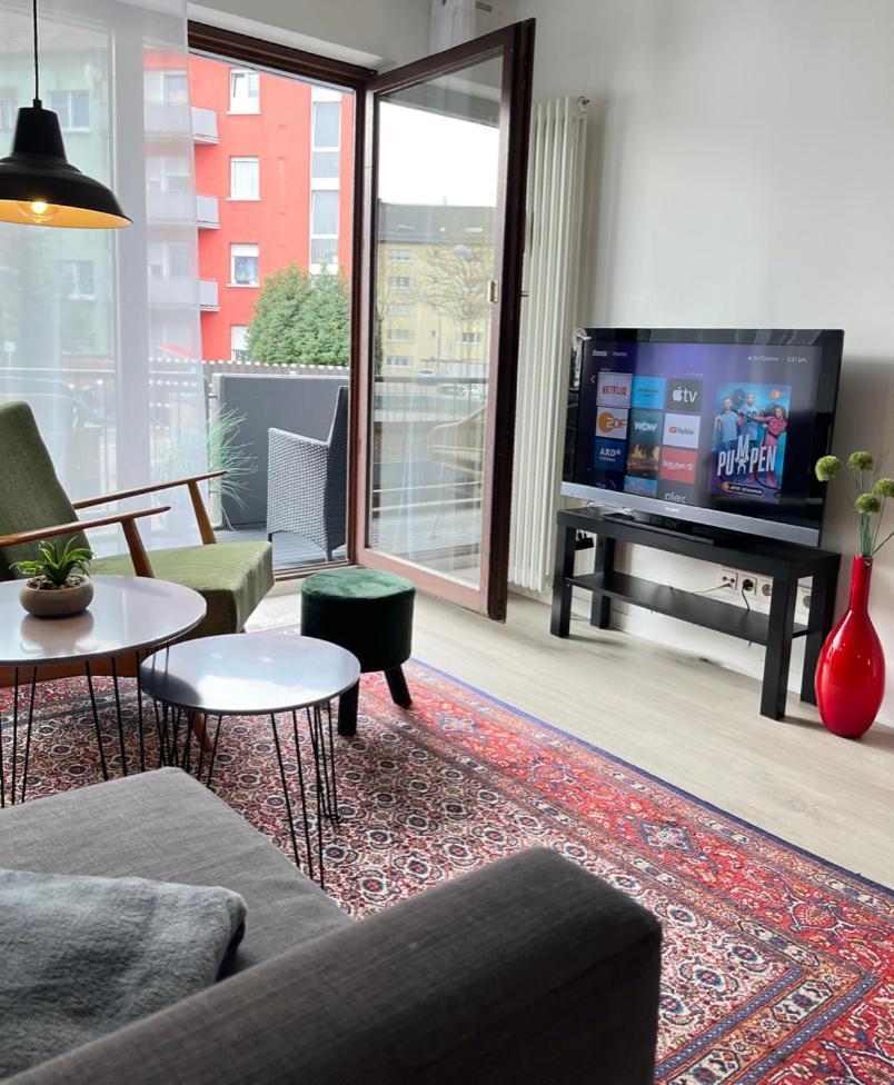 Living At Saarpartments -Adultsonly- 2 Bedrooms, Kitchen - Business & Holiday Apartments For Long- And Short Term Stay, 3 Min To Train Station, Secure E-Bike Parking! Saarbrücken Eksteriør billede