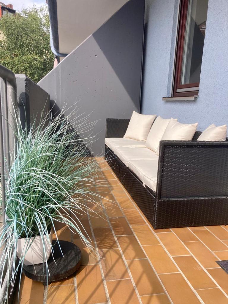 Living At Saarpartments -Adultsonly- 2 Bedrooms, Kitchen - Business & Holiday Apartments For Long- And Short Term Stay, 3 Min To Train Station, Secure E-Bike Parking! Saarbrücken Eksteriør billede