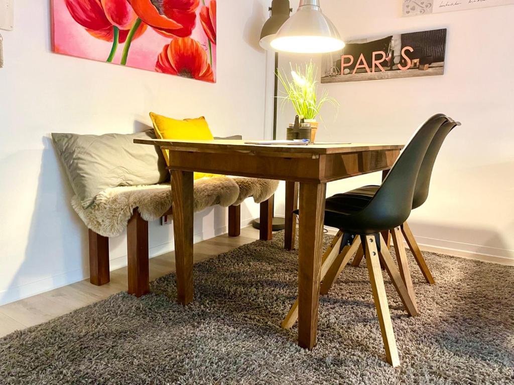 Living At Saarpartments -Adultsonly- 2 Bedrooms, Kitchen - Business & Holiday Apartments For Long- And Short Term Stay, 3 Min To Train Station, Secure E-Bike Parking! Saarbrücken Eksteriør billede