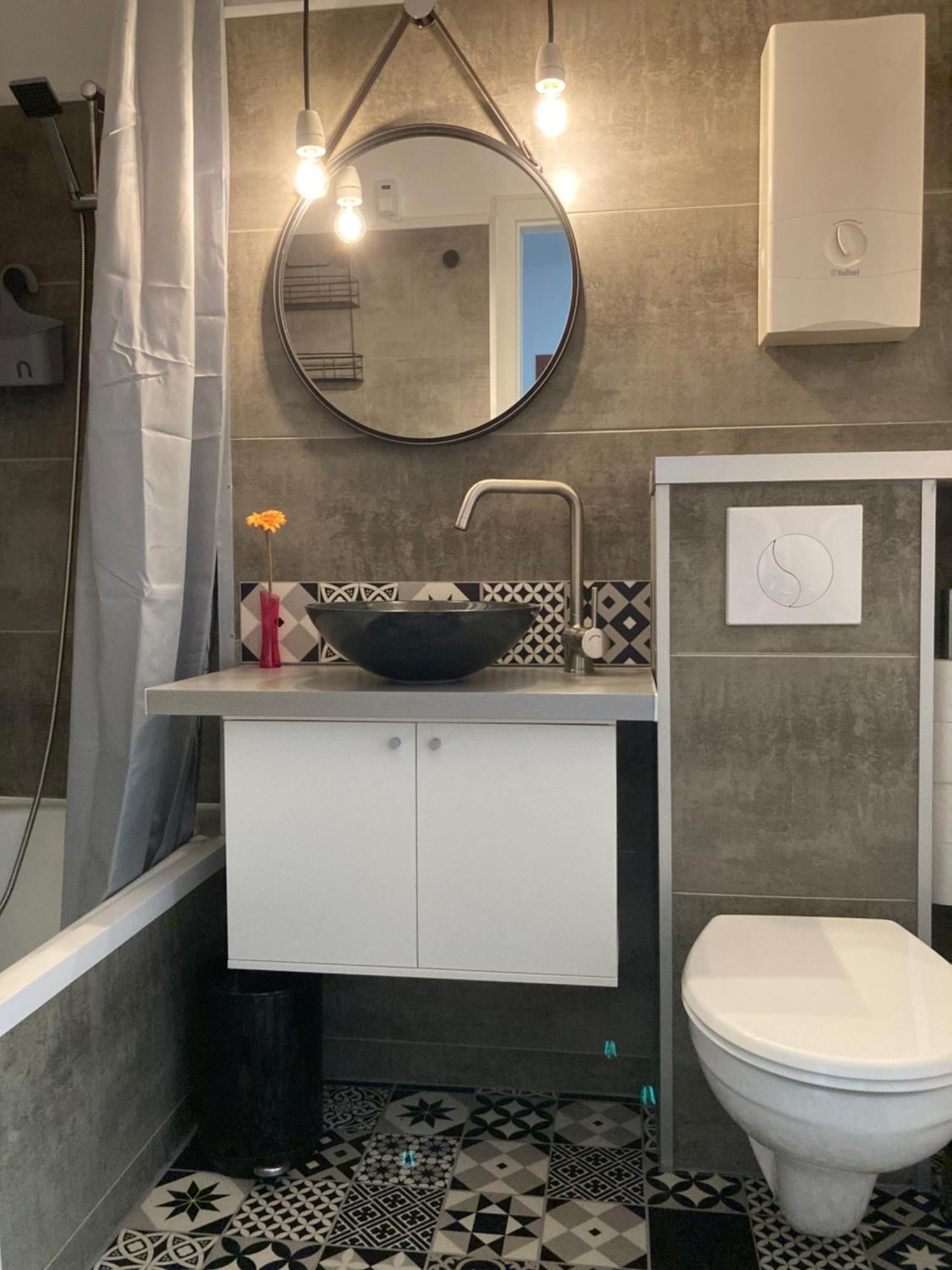 Living At Saarpartments -Adultsonly- 2 Bedrooms, Kitchen - Business & Holiday Apartments For Long- And Short Term Stay, 3 Min To Train Station, Secure E-Bike Parking! Saarbrücken Eksteriør billede